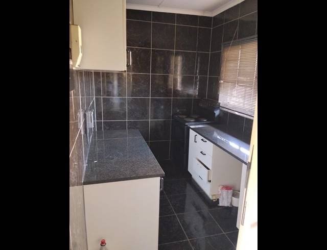 1 BEDROOM PROPERTY TO RENT IN WINDSOR WEST
